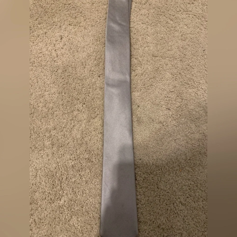 DKNY Men's Gray Skinny Tie Slim Modern Necktie Business Wedding